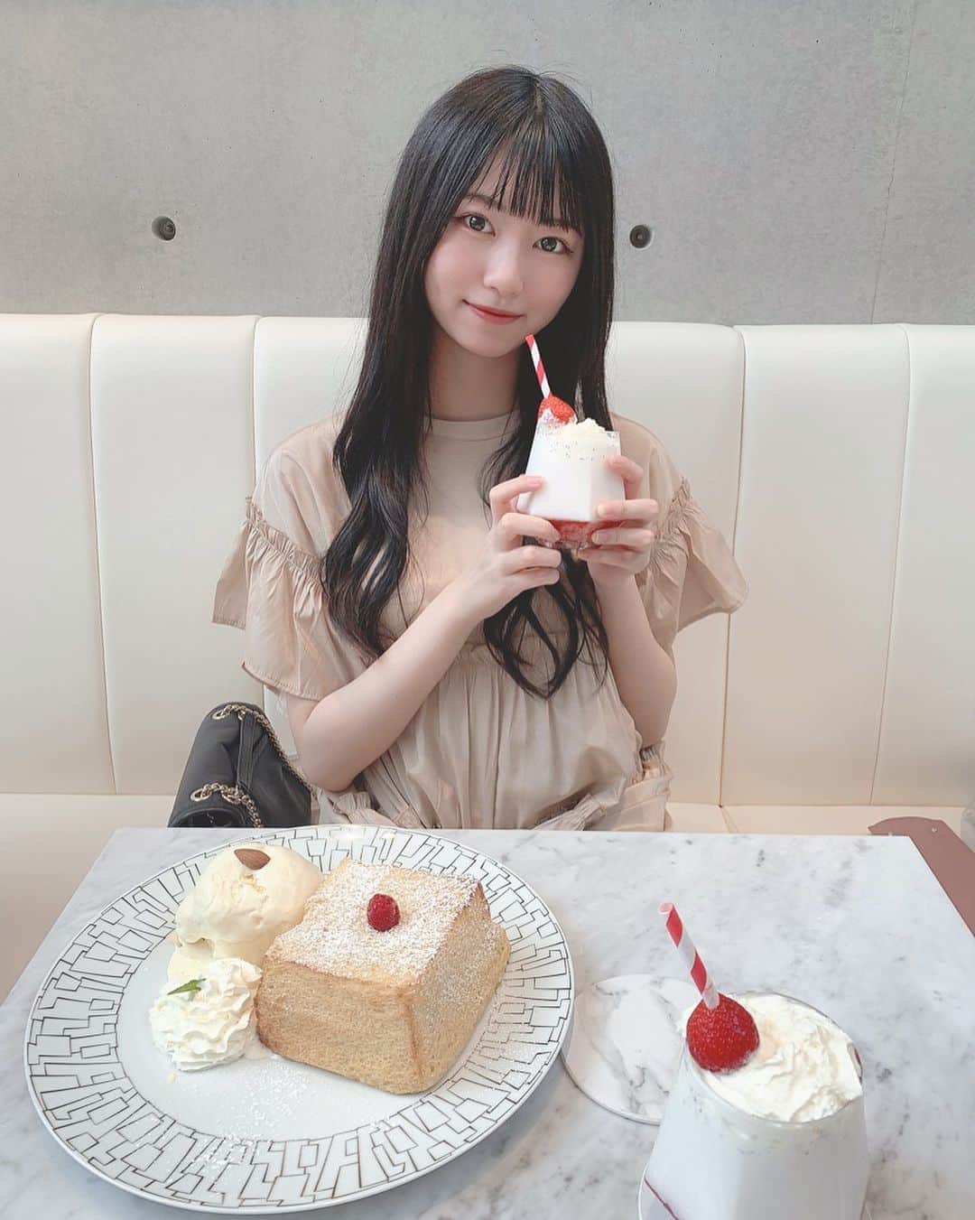 小林紗良さんのインスタグラム写真 - (小林紗良Instagram)「お友達とカフェ巡り☕️🤍 美味しいフレンチトースト食べた🤤」7月5日 18時14分 - sara_1229_
