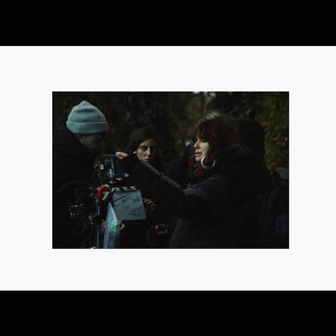 レナ・ヘディのインスタグラム：「#savethearts 🐙」