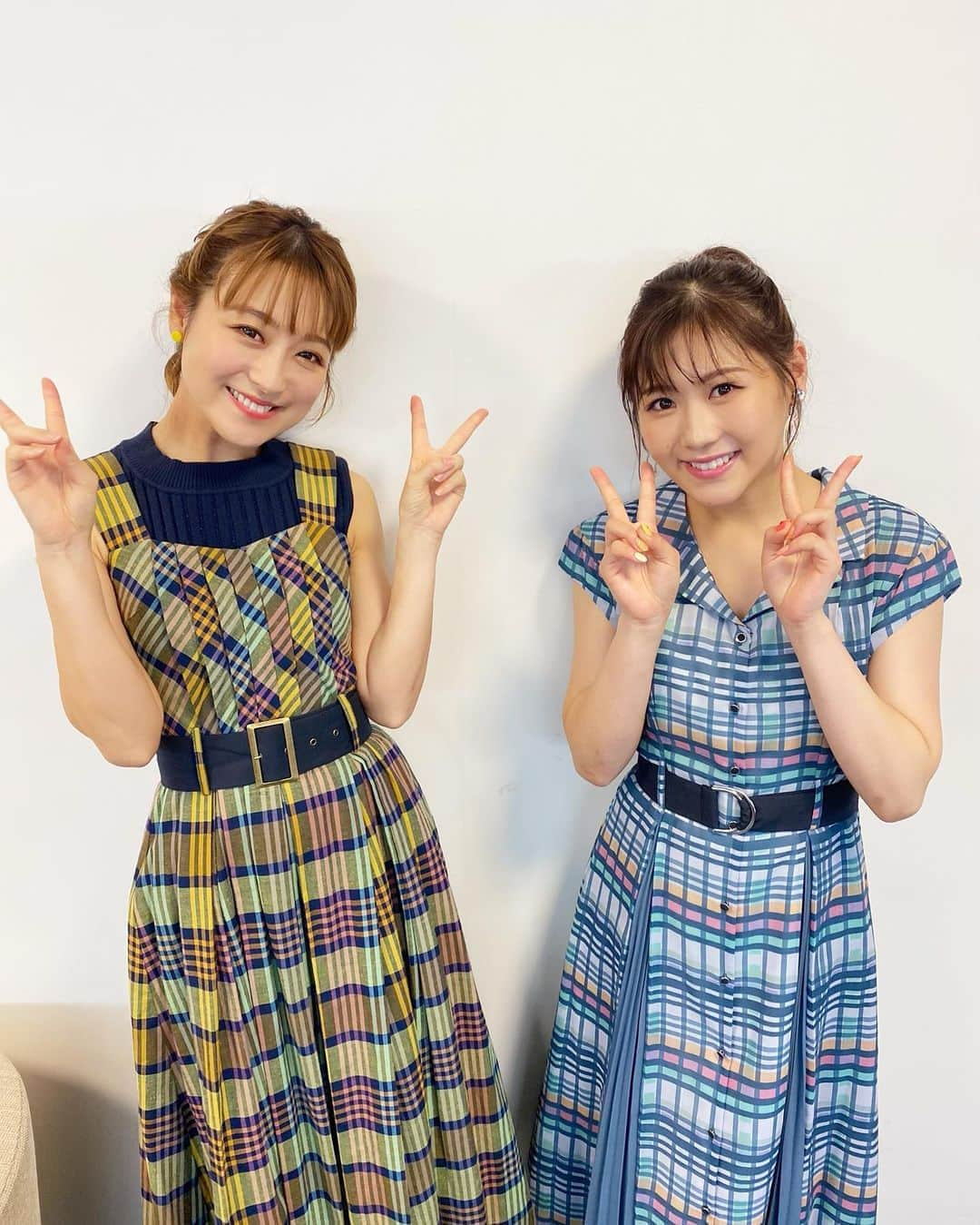 鈴木奈々さんのインスタグラム写真 - (鈴木奈々Instagram)「先日、西野未姫ちゃんと仕事でした♡ ニコイチコーデをしたよー🥰 すごく緊張した仕事だったけど、 みきちゃんが一緒だったから、 自分らしく楽しく頑張れました✨ みきちゃんありがとう💓 #ニコイチコーデ  #西野未姫 #事務所の後輩  #2人で歌いました #オンエアが楽しみ #ここでお知らせします」7月5日 18時36分 - nana_suzuki79