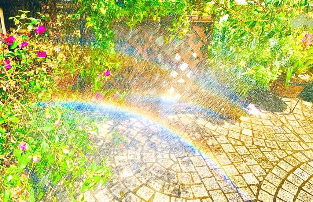 友常勇気さんのインスタグラム写真 - (友常勇気Instagram)「so beautifulヾ(●´ω｀●) Thank you Mr.Nishimura! #この前 #西村さんが送ってくれた p.s 3本の虹は最高の祝福という意味なんだって。 見た人は幸運と決断の時が来るらしよ☺️🌈」7月5日 18時38分 - yuki_tomotsune