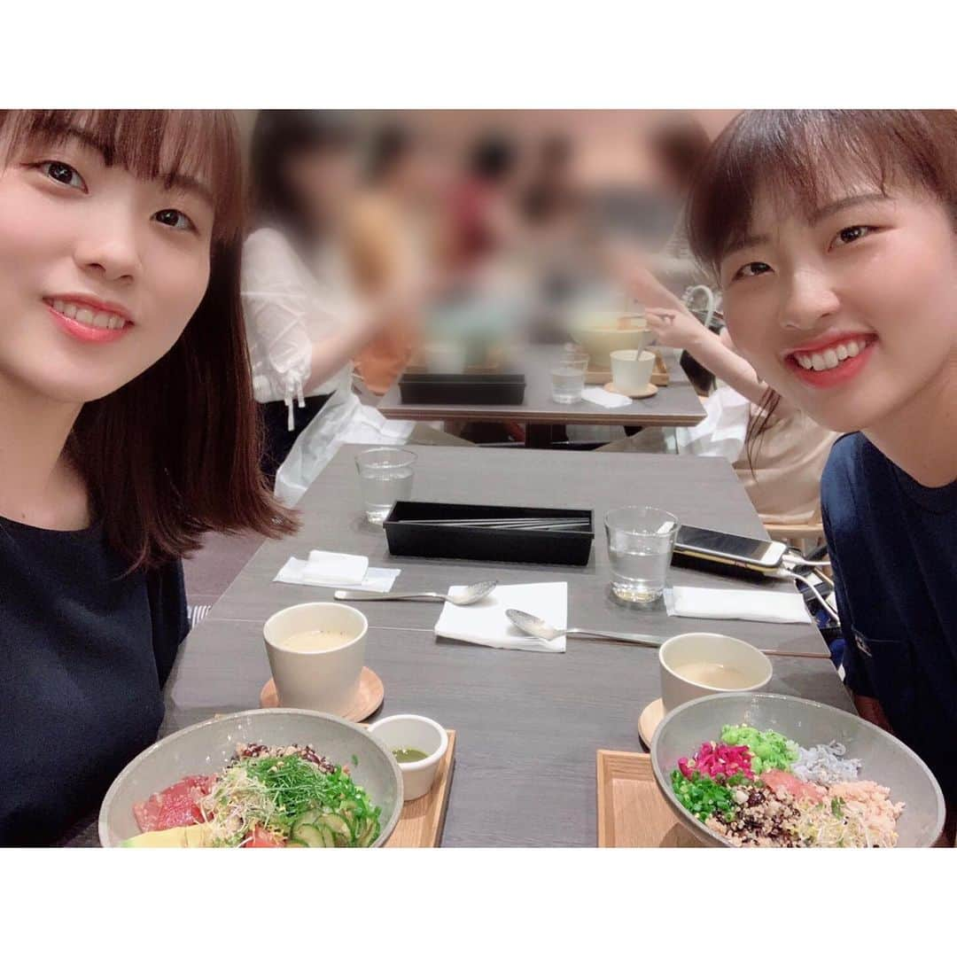 竹山佳林のインスタグラム：「昨日久しぶりに休日っぽいことをしてきました🍽 安定の友達👩🏻‍🤝‍👩🏽 いつもありがとう🥰 ・ #休暇 #休日ランチ  #ヘルシーランチ #デザートはしっかり食べます  #安定の楽しさ #親友 #会話が止まらない #喋り過ぎて #終いには眠くなる  #誕生日プレゼントありがとう #良い香り #良い女になります #手紙もありがとう #充実した時間」