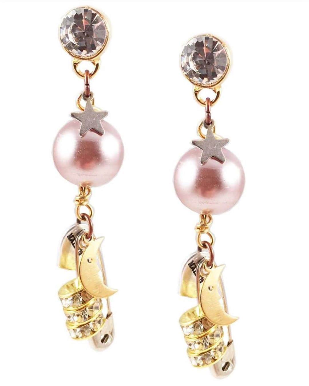 メイデンアートのインスタグラム：「Beautiful Pearls and Safety Pins Earrings, perfect for a Romantic and Chic Night ♥️ . . .  #earrings #jewelry #handmade #fashion #jewellery #necklace #accessories #handmadejewelry #earringsoftheday #silver #style #rings #bracelet #love #gold #bracelets #ring #jewelrydesigner #onlineshopping #necklaces #earringstyle #handmadeearrings #bangles #earring #jewels #jewelryaddict #fashionjewelry #jewelrydesign #beautiful #bhfyp」