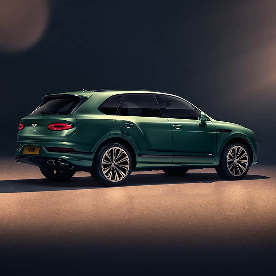 HYPEBEASTさんのインスタグラム写真 - (HYPEBEASTInstagram)「@hypebeastcarclub: @bentleymotors has unveiled a muscular and sportier new Bentayga super-SUV for 2021. The car's exterior design takes inspiration from the manufacturer’s signature model, the Continental GT. Underneath the hood, you'll find a  four-liter V8 engine producing 542 BHP and 568 lb-ft. of torque. A plug-in hybrid and the marque’s signature W12 engine will follow later on this year.⁠⠀ Photo: Bentley」7月6日 0時26分 - hypebeast
