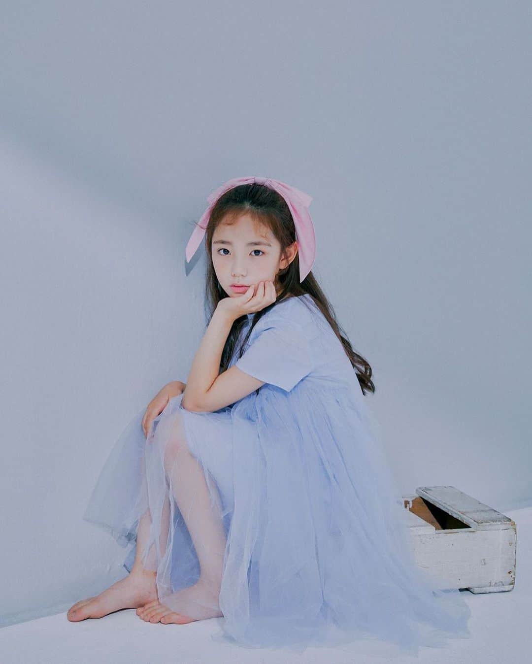ウンチェのインスタグラム：「#토끼 같으네 🐰 - - - - #사이에 #유니크 #프로필 #촬영 #키즈모델 #주니어모델 #아역배우 #이은채 #은채 #LeeEunchae」