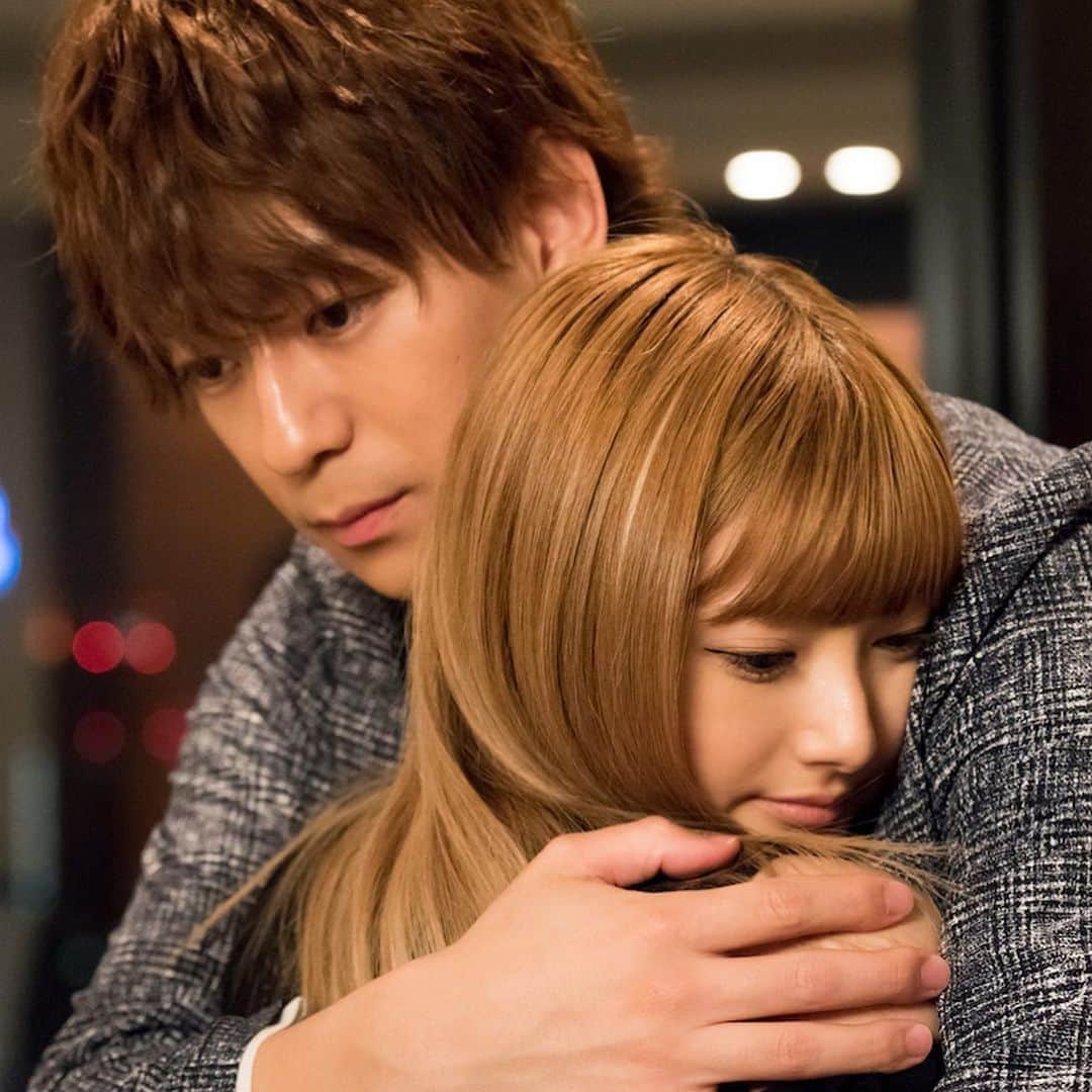 のインスタグラム：「2020.7.4 #m愛すべき人がいて 第7話 #マサ#マックスマサ part.1 ・ 巨大プロジェクト3つも任された天才ちゃん… アユを守る為にやるしかない。 そして慌ただしく過ぎてく日々… ・ #三浦翔平#安斉かれん#壁ドン#頭ポンポン#マサさんち#最終回#感動#テレビ朝日#abema」