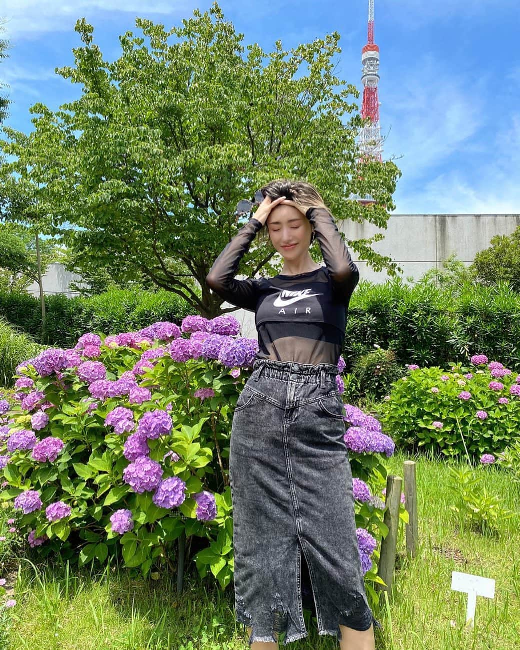 &mのインスタグラム：「梅雨らしい投稿を紫陽花と💜  でも晴れてるね ⸝⸝⸝ ( ˶‾᷄ᵕ‾᷅˵) #紫陽花」