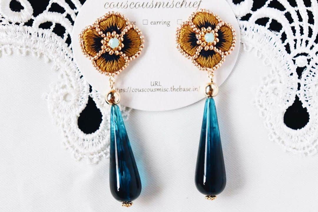 handmade shopのインスタグラム：「online shopオープン中です🐠✨﻿ プロフィールのリンクからご覧ください﻿ ﻿ たくさんのご注文ありがとうございます❣️﻿ ﻿ コンビニ払いや銀行振込みの方は﻿ ご入金忘れのないようお願いいたします🙏🌟﻿ ﻿ 数は少なくなってきましたが﻿ 引き続きonline shopは﻿ オープンしております☺️❤️﻿ ﻿ 迷われている方はこの機会にぜひ💓」