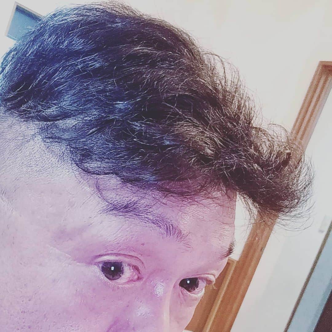松本隆博のインスタグラム：「。 散髪したーーー(^○^)(^○^) だれーーが…細川たかしや(˙◁˙) ｢わたしバカよねーおバカさんよねぇ♪｣  一句！！  独り呑み、 わたしバカねと、 酔っ払いーーーー」