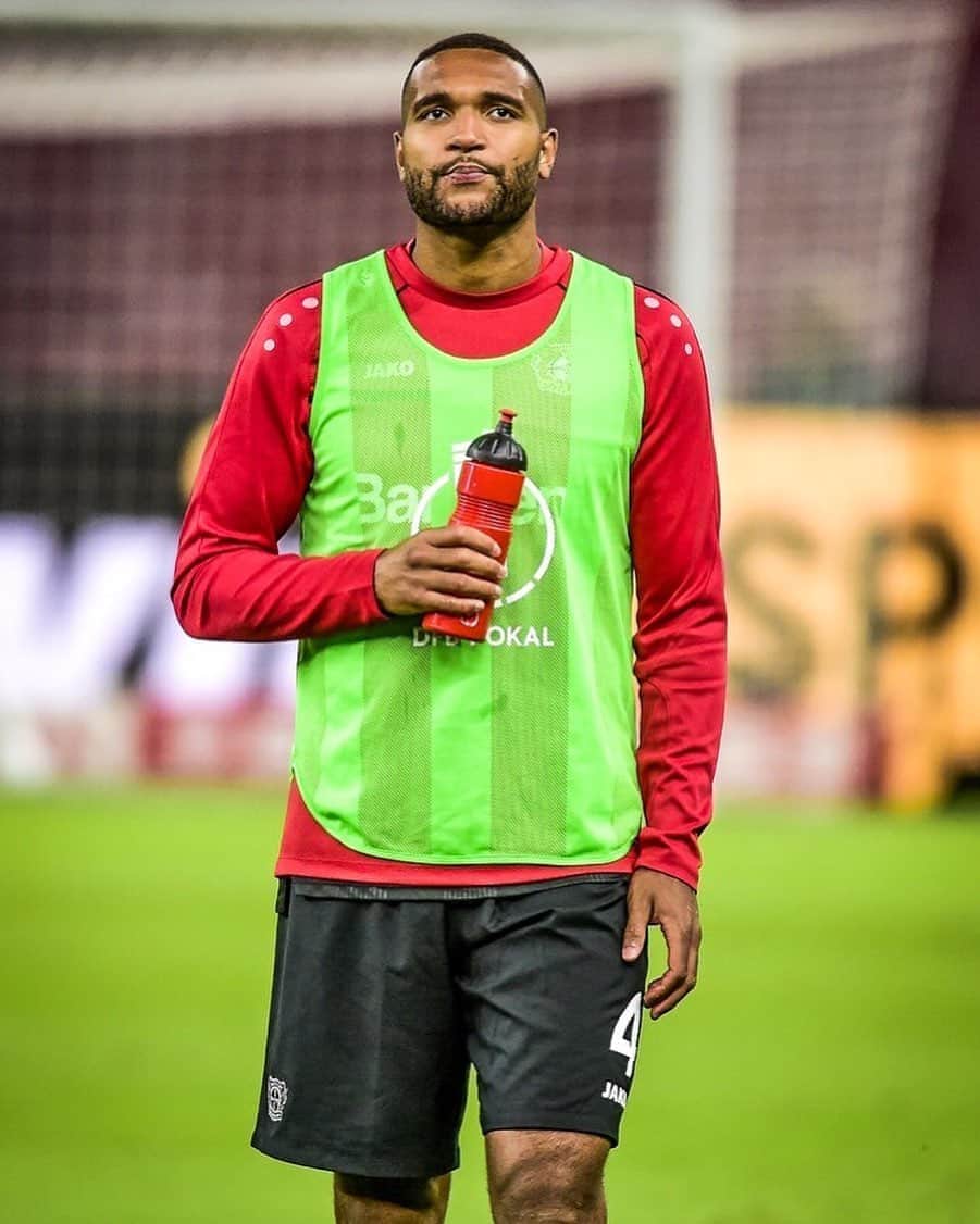 ヨナタン・ターのインスタグラム：「If you learn from defeat, you haven't really lost.  Ein Finale spielt man, um es zu gewinnen. Daher tut es für uns auch heute noch weh, dass wir unseren Pokaltraum gestern nicht realisieren konnten. Dennoch war unsere Reise nach Berlin voller starker Momente und Spiele. Das wollen wir wieder erleben und wir werden es auch wieder angreifen. 💪🏾」