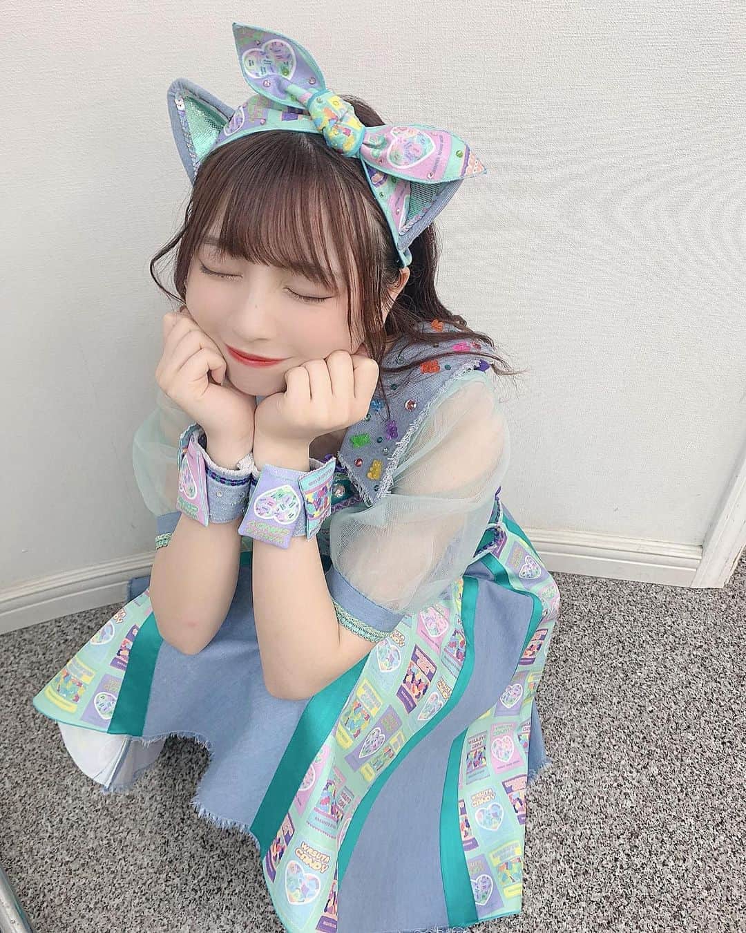 のインスタグラム：「可愛すぎる新衣装！夏だ〜🐬🤍﻿ ﻿ @kimura_u さんにデザインして頂きました﻿♡ ﻿ ﻿ 8.12 リリース﻿ ｢サンデー！サンシャイン！｣﻿ 宜しくお願いします¨̮ ﻿ ﻿ ﻿ ﻿ ﻿ #わーすた#60s#wasuta」