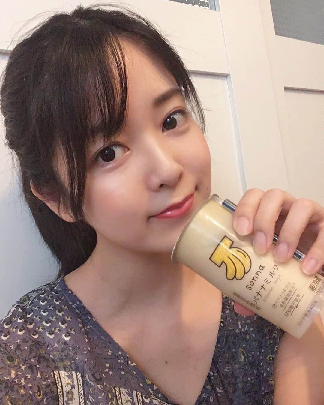 真原彩のインスタグラム：「﻿ ﻿ セブンイレブンでバナナジュースが﻿ 発売と聞いて🏃‍♀️﻿ ﻿ ﻿ ・食物繊維バナナ3本分﻿ ﻿ ・砂糖不使用﻿ ﻿ ﻿ らしい☺️❤️﻿ ﻿ バナナジュース美味しい〜大好き😘﻿ ﻿ ﻿ ﻿ ﻿ ﻿ ﻿ ﻿ ﻿ ﻿ ﻿」