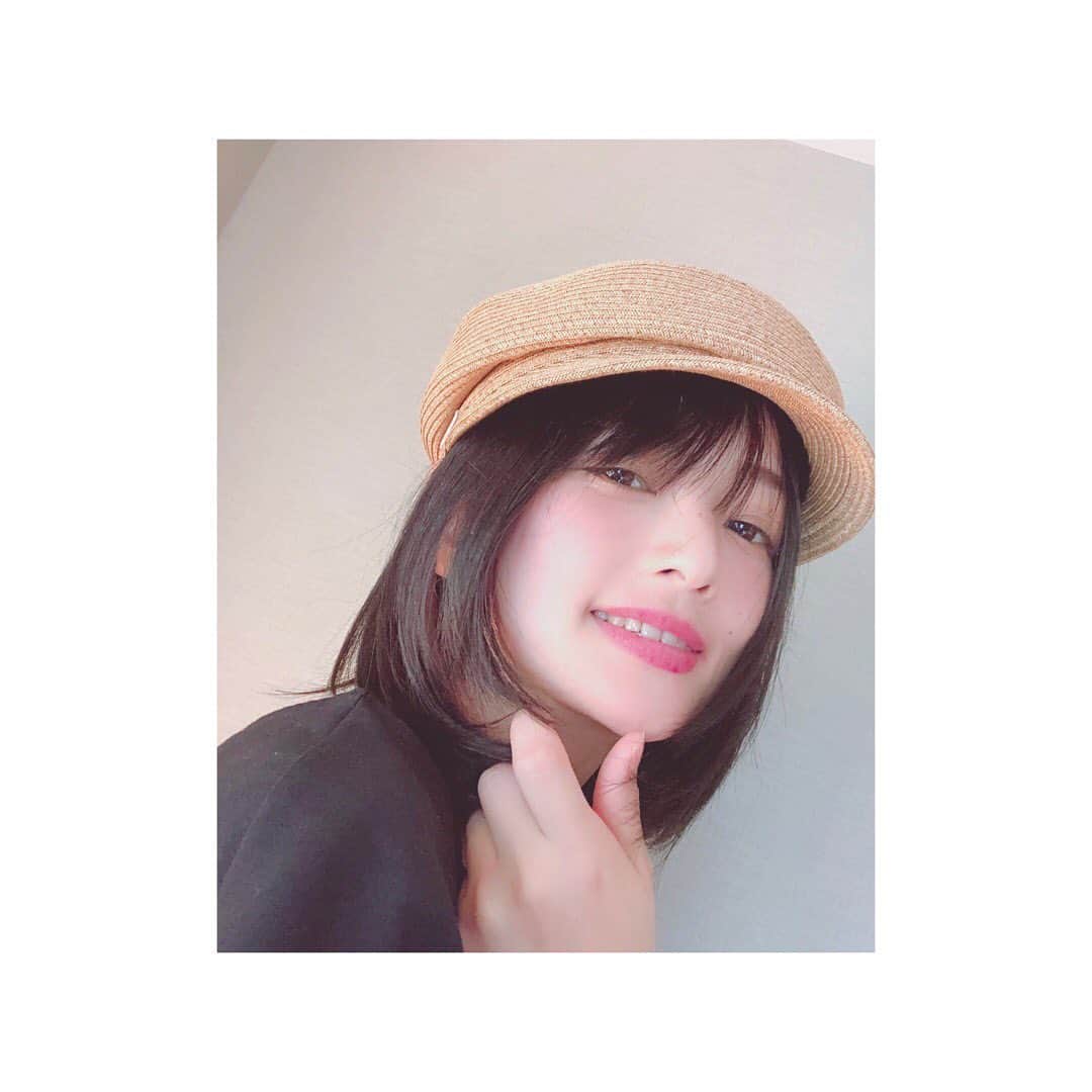 小森真理子さんのインスタグラム写真 - (小森真理子Instagram)「新入りの帽子をおろして ご満悦小森さん  麦藁の季節だーー！ あっという間に夏が来た。 きっとあっという間に夏も終わるのだろうなぁ。 素敵な思い出作りたい☀️」7月5日 20時49分 - mariko_hiki_komori