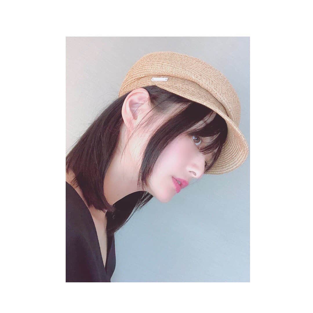 小森真理子さんのインスタグラム写真 - (小森真理子Instagram)「新入りの帽子をおろして ご満悦小森さん  麦藁の季節だーー！ あっという間に夏が来た。 きっとあっという間に夏も終わるのだろうなぁ。 素敵な思い出作りたい☀️」7月5日 20時49分 - mariko_hiki_komori