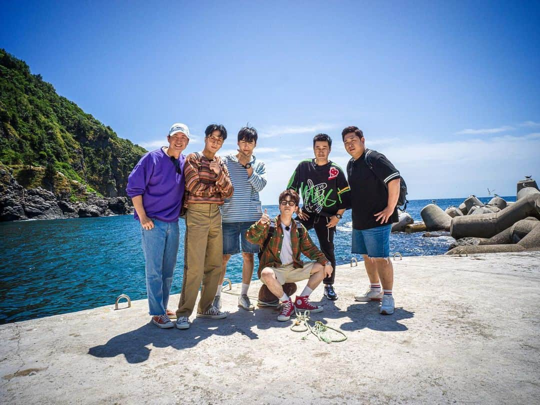 ヨン・ジョンフンのインスタグラム：「너무 예쁜 울릉도~   #1박2일 #코끼리섬」