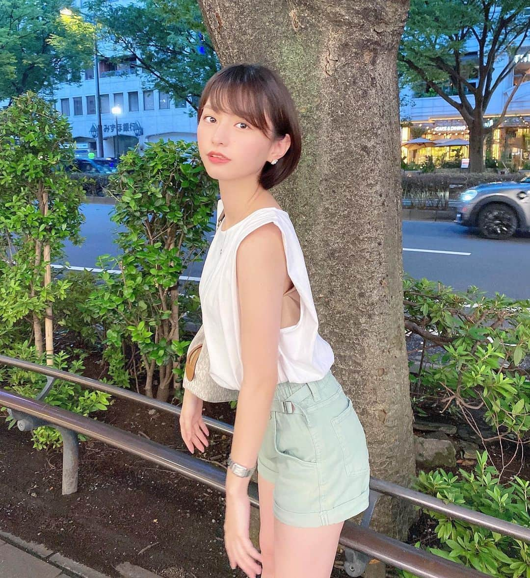 MIORIさんのインスタグラム写真 - (MIORIInstagram)「・ 新しいパンツ写したくてがんばった🤯🤯 ・ ・ ・ #ショートパンツ #ミントグリーン #パステル #bershka」7月5日 21時02分 - __mk.31__