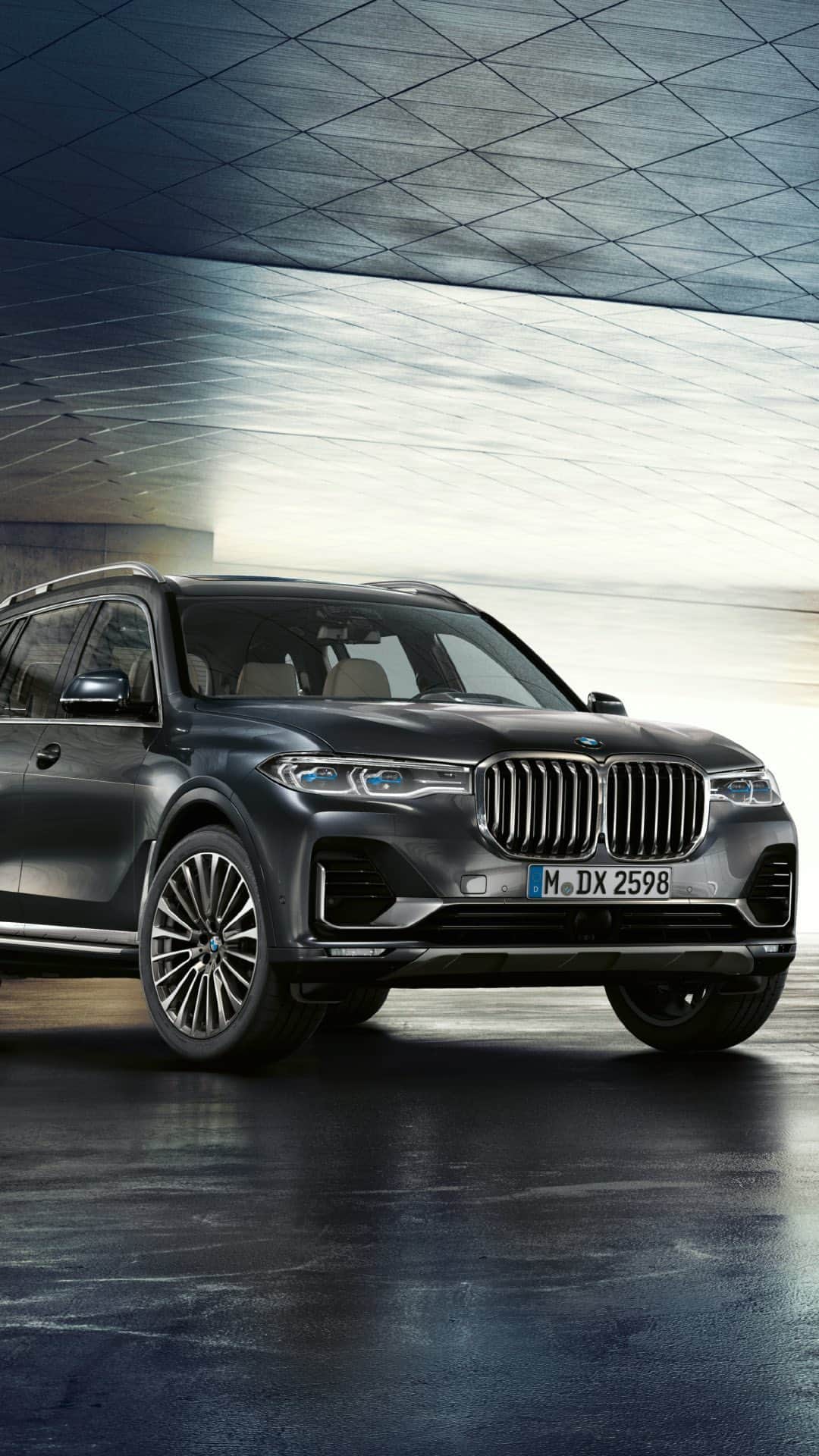 BMWのインスタグラム：「Extend your comfort. Find out everything about the BMW X7 in the latest episode of #BMWTODAY.  #TheX7 #BMW #X7 #luxury」
