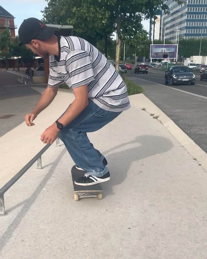 ヴィンセント・ミルウ のインスタグラム：「What Pinch do you want ?  @mini_spots」