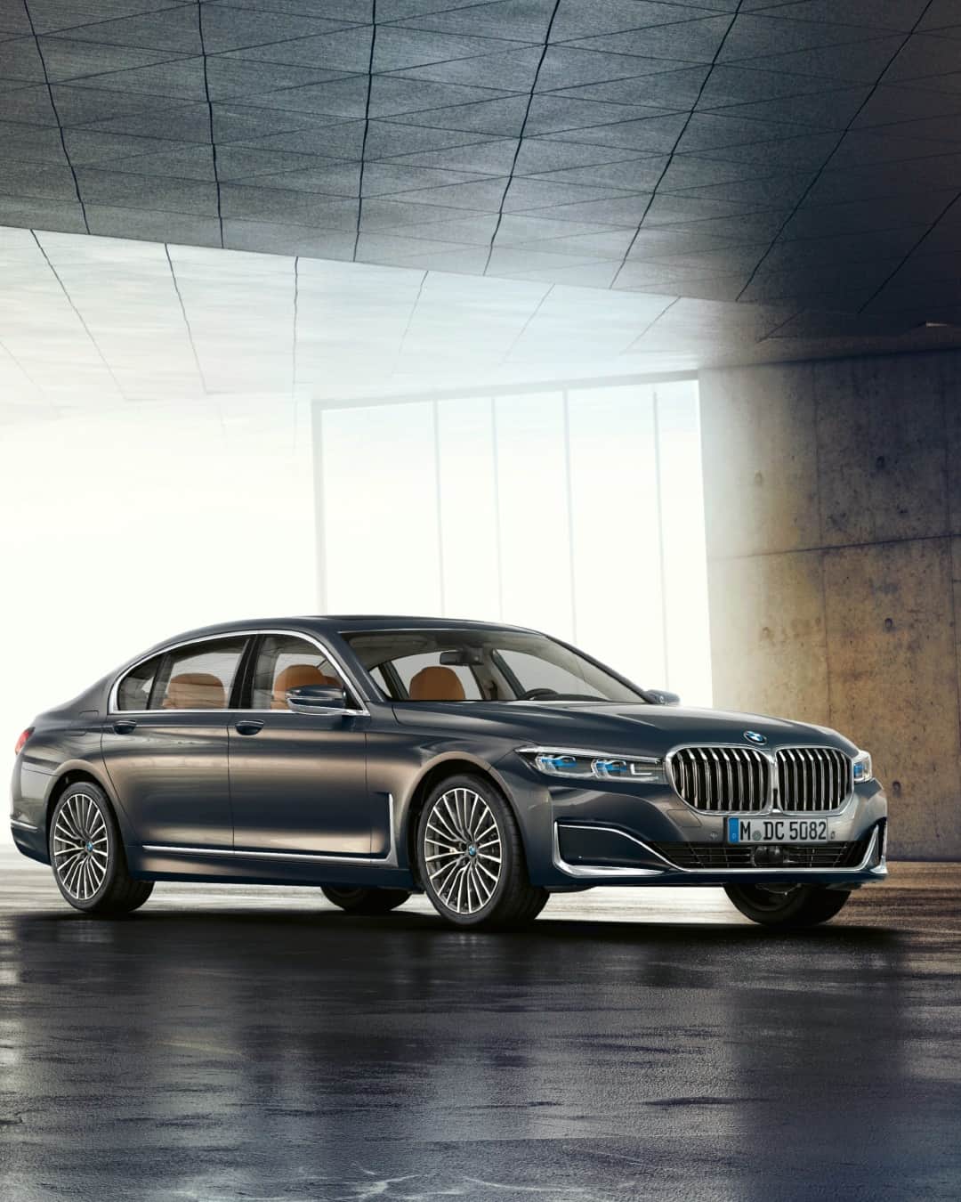 BMWのインスタグラム：「No words needed to make this statement. #THE7 Pure Excellence. #BMW #7Series #excellence #luxury」
