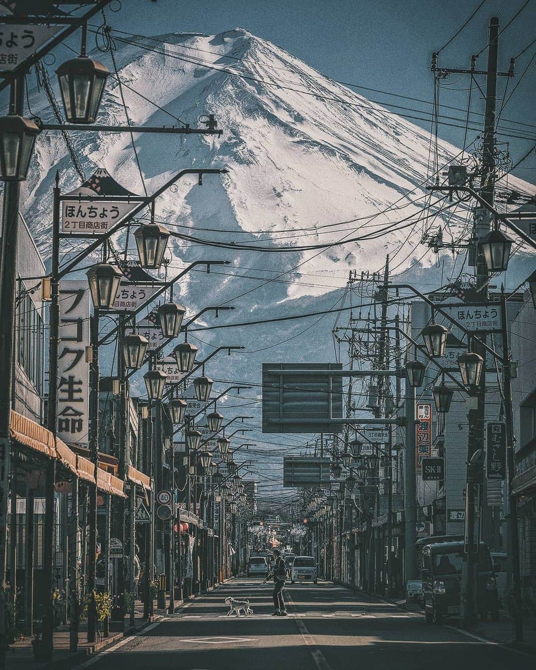 Berlin Tokyoのインスタグラム：「Everyday life in the cradle of the divine beauty. . . . #hellofrom fujiyoshida, #japan」
