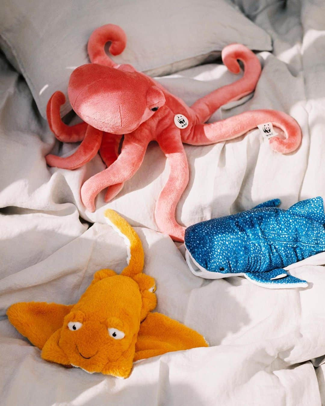 ARKETさんのインスタグラム写真 - (ARKETInstagram)「ARKET is proud to be among the selected stores to support the @world_wildlife in their mission to spread awareness about the plastic in our oceans. Developed by @bontontoys exclusively for WWF, we present the WWF Plush Collection – a series of fun, cuddly and soft plush animals that are sustainably produced and filled with 100% recycled PET stuffing. For every plush sold, a donation is given to local WWF offices to support their conservation efforts.     - Discover ARKET’s toys, perfect for staycation fun, beachy play and everyday imagination: link in bio. - #ARKET #wwf」7月5日 21時17分 - arketofficial