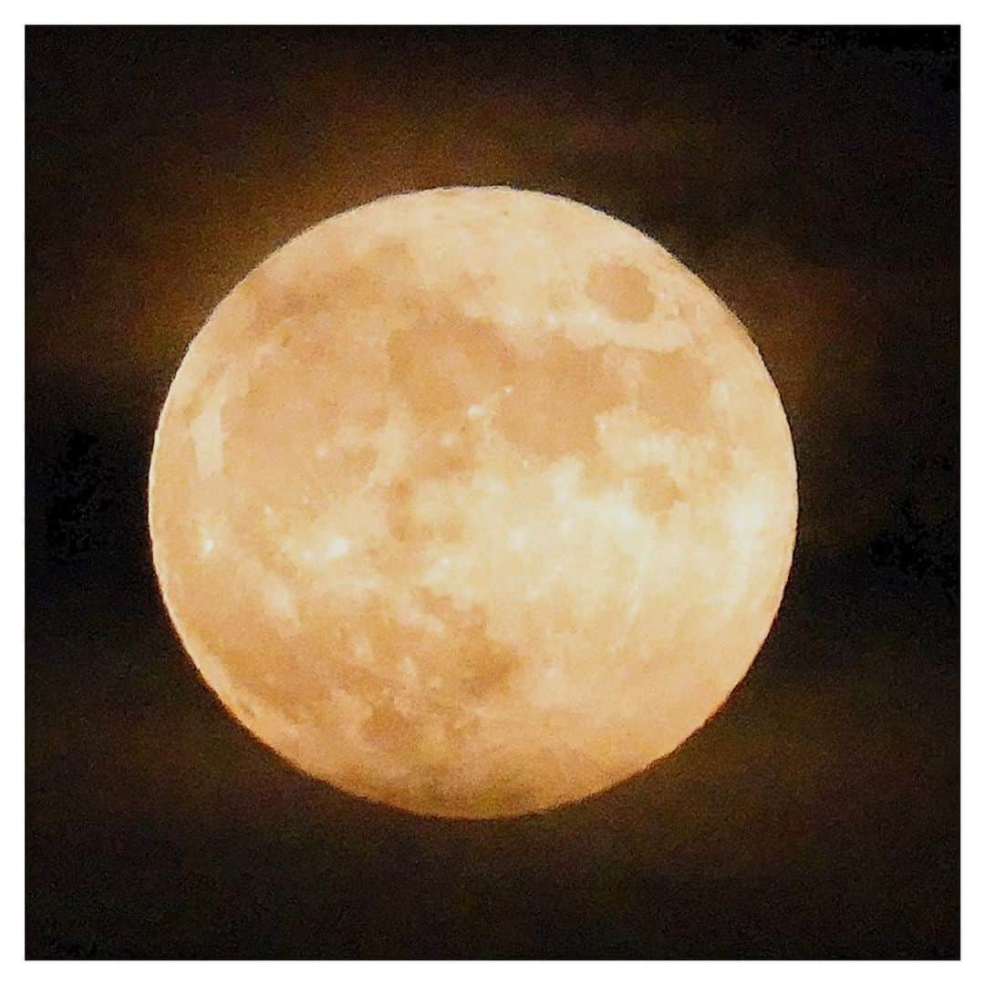 さだまさしさんのインスタグラム写真 - (さだまさしInstagram)「雲間に満月🌕 熊本頑張れ！ . #熊本頑張れ #満月 #牡鹿月 #buckmoon  #さだまさし #sadamasashi」7月5日 21時48分 - sada_masashi