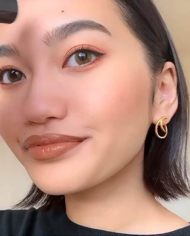 M∙A∙C Cosmetics Japanのインスタグラム：「夏におすすめの崩れにくいベースメイク🏝 ㅤ M∙A∙Cで人気のPREP+PRIME シリーズをつかって崩れ知らずのマット肌に✨ ㅤ [使用製品] ☑︎プレップ プライム フェイス プロテクト SPF 50 ☑︎プレップ プライム ポア リファイナー スティック ☑︎スタジオ フィックス フルイッド SPF 15 ㅤ 【公式オンラインショップ限定特典】 ☑︎7月23日(木) 23:59まで全品送料無料！ ☑︎初回ご購入のお客様へ10% OFFクーポンをプレゼント （クーポンコードwelcome） ㅤ Regram from @mac_marui.machida  #MACCosmeticsJapan #MACCosmetics #MAC #MACコスメ #マックコスメ #コスメ#コスメ紹介#コスメ好き#コスメレポ #化粧品 #デパコス #コスメ部 #コスメマニア #メイク好き#メイク道具#美容大好き#美容好き#メイクプロセス#夏メイク#メイクテク#リキッドファンデーション#リキッド#透明感#透明感メイク#時短メイク#ベースメイク#潤い#潤い肌#保湿」