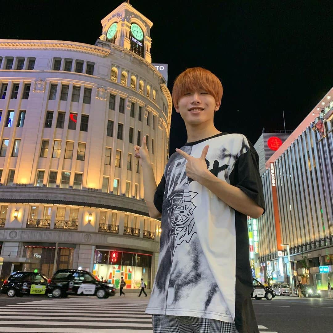 川端誠生のインスタグラム：「銀座でパシャリ！！オシャレな街だね😆#銀座 #オシャレ #時計塔 #和光 #夜空 #東京 #関東 #インスタ映え #市川海老蔵 #ユニクロ」