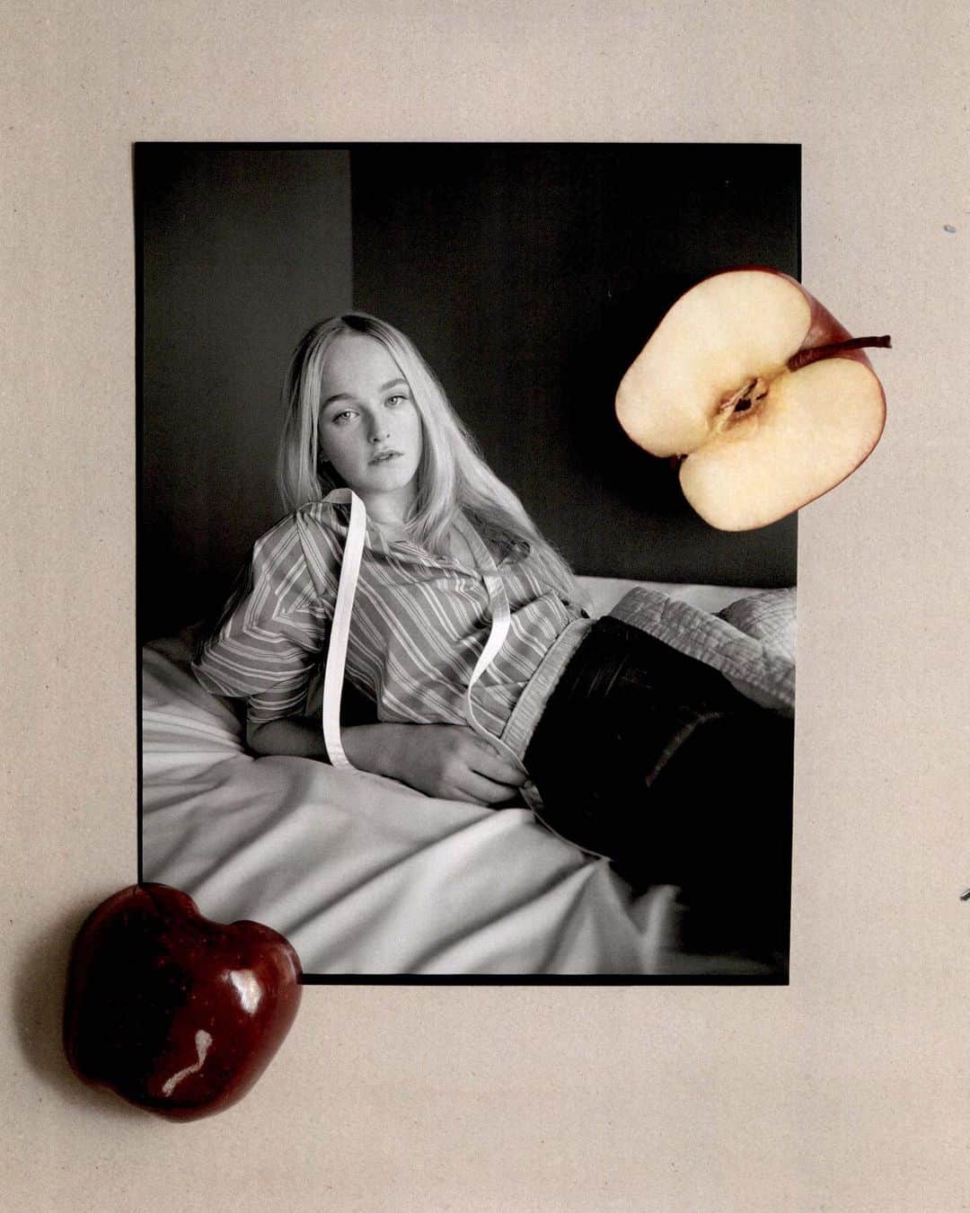 Chloéさんのインスタグラム写真 - (ChloéInstagram)「The #CHLOEss20 appears twice in the April issue of @Voguemagazine, both photographed by Benedict Brink (@BenedictBrink)  Discover the collection in boutiques and on chloe.com  #CHLOEgirls #CHLOE」7月5日 22時02分 - chloe