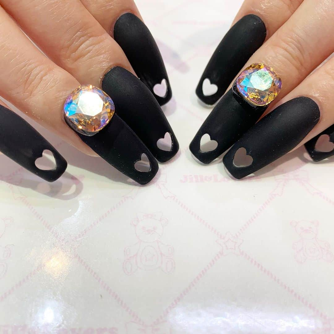 Jill&Loversのインスタグラム：「🖤  #jillandlovers #nail #nailart #paragel #gelneil#gel #ネイル #ネイルアート #me #look #love #かわいい」