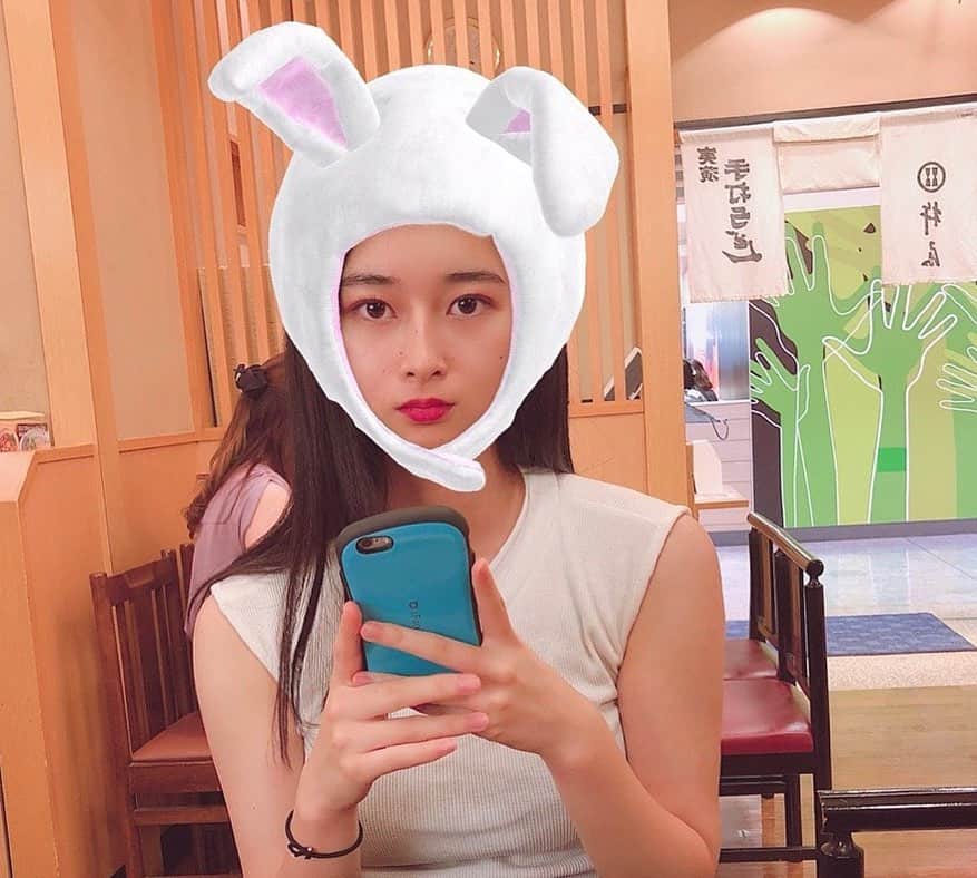 西山なずなのインスタグラム：「. なん載せようかな〜とカメラロールをスクロールして 目つぶって選ばれた写真です。🐰 ・ ・ ・ #写真 #カメラ #カメラロール #過去pic #ちょうど2年前 #うどん屋さん #思い出グラム #選ばれた写真 #ちなみに #わたしは卯年 #西山なずな #2018年 #pic #camera #cameraroll #filter #rabbit #twoyearsago #memories #animal #instagood #followｍe」
