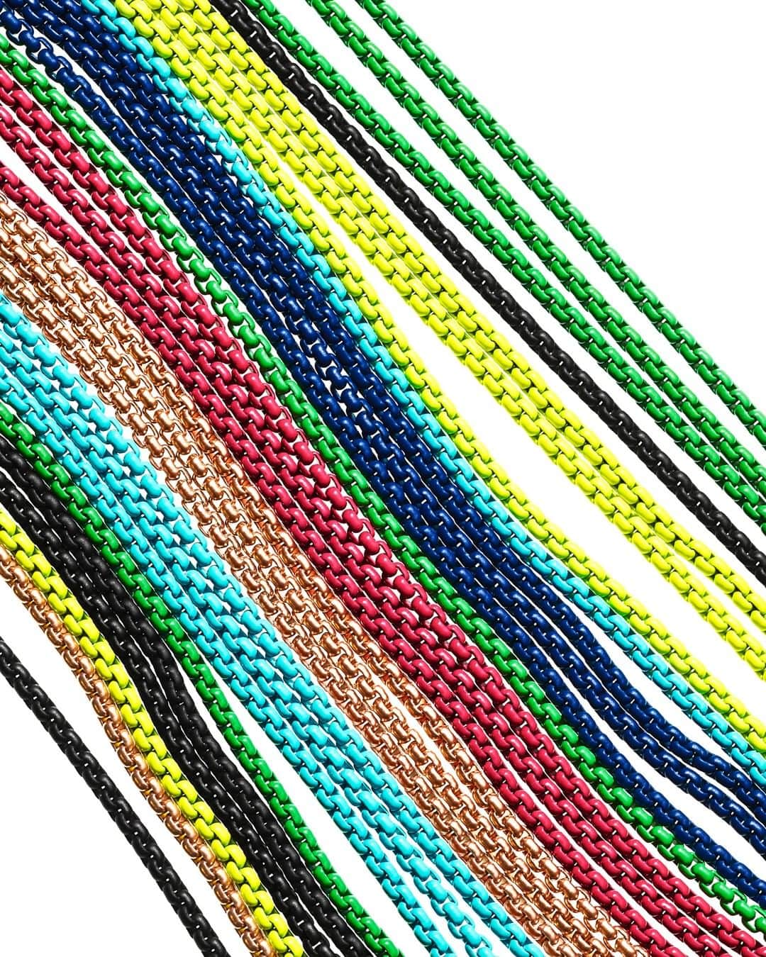 デビッドヤーマンのインスタグラム：「Over the rainbow. Our DY Bel Aire chains come in a spectrum of bright, vibrant colors like turquoise, crimson, green and navy blue. #DYRoadTrip」