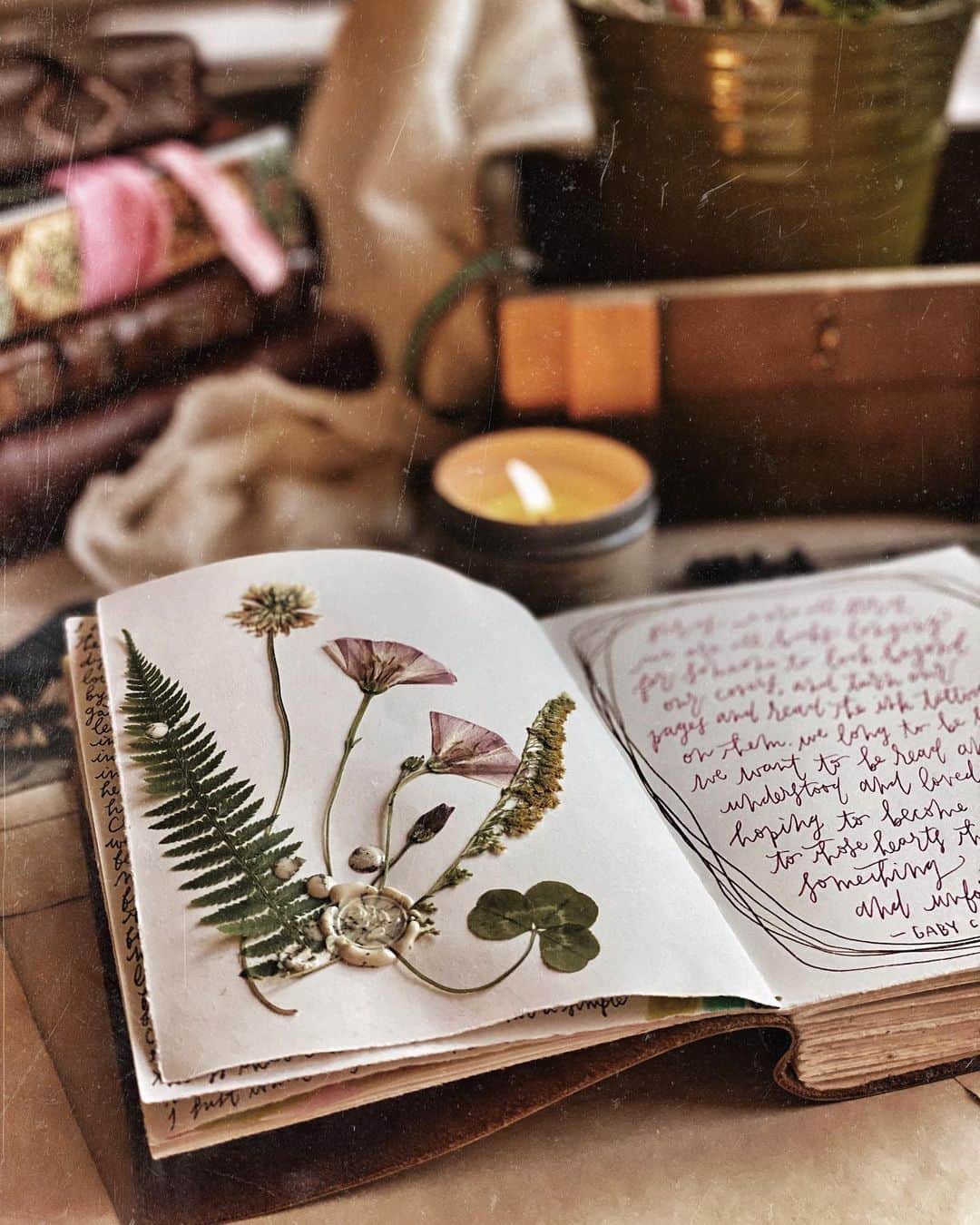 Catharine Mi-Sookさんのインスタグラム写真 - (Catharine Mi-SookInstagram)「Daily ritual & reflection. A quiet space for rivers and currents of thought to wash across the pages. 🌿 . . . . . . . . #journaling #writinglife #memoirs #dailyjournal #quillandarrow #leatherjournal #leatherjournals #bookbinding #sailorpen #fountainpens #sailorprogear #sailorprogearmini #candlelovers #homemadecandles #stationerylove #leatherhandmade #journalinspiration #documentyourdays #thedailywriting #womenwhocreate #bookaesthetic #myquietbeauty #slowlivingforlife」7月5日 22時38分 - catharinemisook