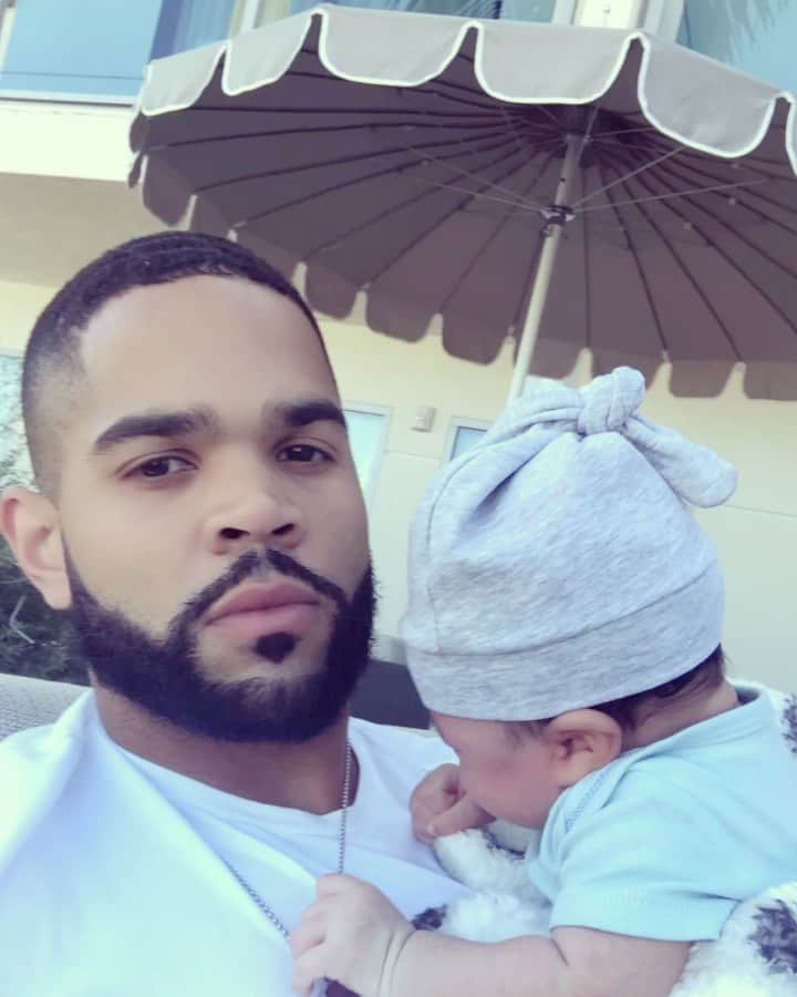 ディジョン・タルトンのインスタグラム：「Mr Chubbs is clearly running the show..: lol」