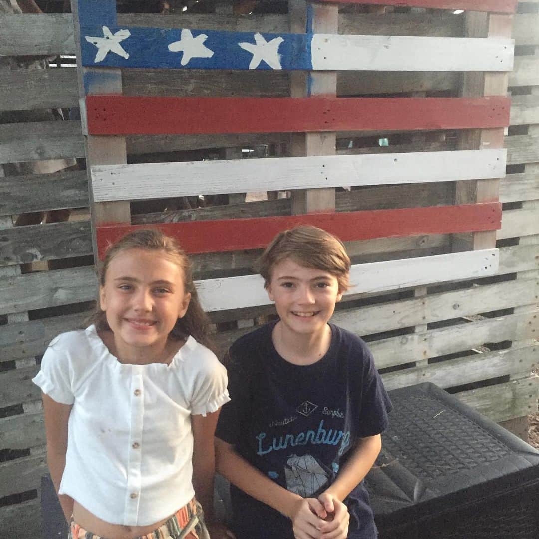 ジャクソン・ロバート・スコットのインスタグラム：「Happy 4th of July! 🇺🇸🎆😁 Always a blast💥celebrating this holiday with my cousins ❤️」