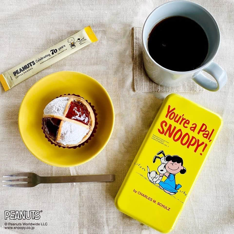 INIC coffeeさんのインスタグラム写真 - (INIC coffeeInstagram)「大人気の限定品、「PEANUTS」誕生70周年記念・缶ケース入りコーヒーは、プレゼントにもぴったり。 もちろん、自分へのご褒美にも。 飲み終わった後の缶は小物やカードを入れたりも便利なサイズ感です。  ▼スヌーピー コーヒー　70周年記念缶／Mandheling https://www.inic-market.com/fs/inicmarket/4560466077924 #スヌーピー #snoopy #スヌーピーコーヒー #peanuts #スヌ活 #ピーナッツフレンズ  #PEANUTSGANG #ピーナッツギャング ☕️ #コーヒー #coffee #coffee_inst #コーヒーのある暮らし #☕️ #コーヒー #coffee #coffeetime #プラスオンコーヒー #コーヒー大好き #コーヒーブレイク #コーヒー☕️ #コーヒーライフ #コーヒーのある生活 #コーヒー時間 #iniccoffee #イニックコーヒー #カフェスタグラム #アイスコーヒー #ラテ #アイスコーヒーの季節 #マンデリン #おうちカフェ #家カフェ」7月6日 9時32分 - iniccoffee