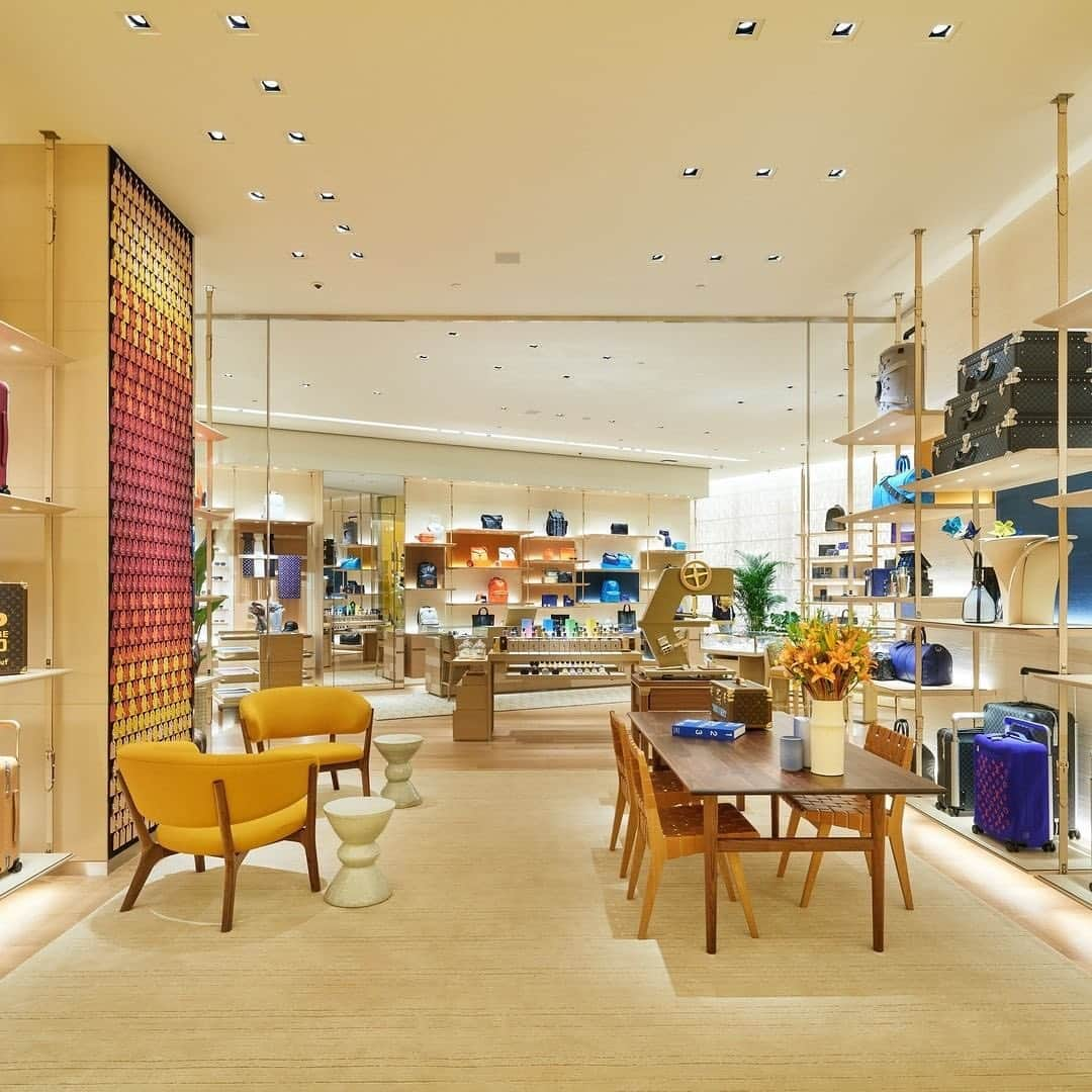 HYPEBEASTさんのインスタグラム写真 - (HYPEBEASTInstagram)「@hypebeaststyle: The world's first @louisvuitton men's-focused flagship store will be opened in MIYASHITA PARK in Shibuya, Tokyo on July 6th. The flagship has a limited edition line-up that includes a full range of apparel, leather goods, shoes, accessories, fragrances, fine jewelry, and more. ⁠⠀ Photo: Louis Vuitton」7月6日 9時34分 - hypebeast