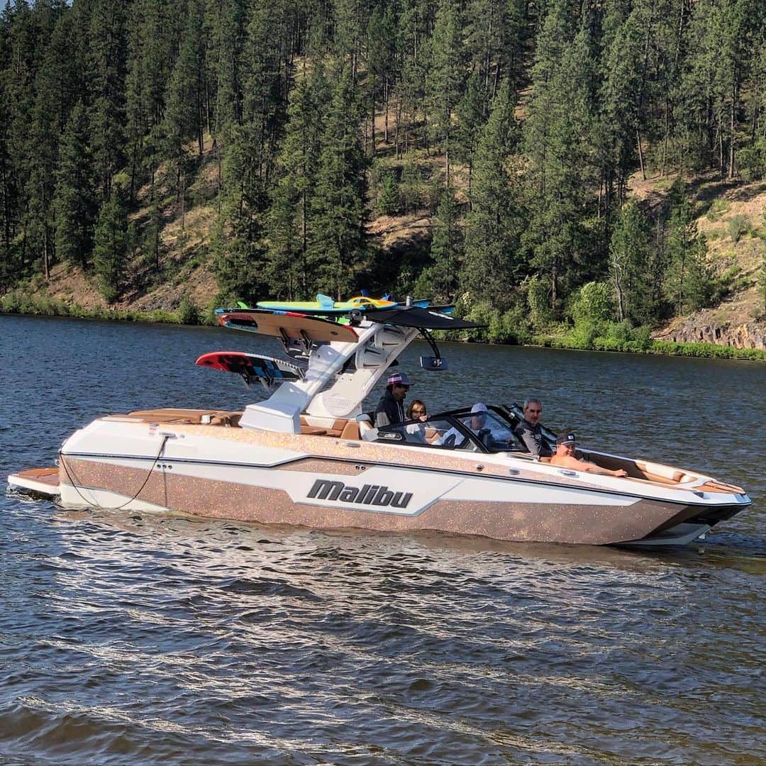 のインスタグラム：「First day in the new ride...the Malibu M240 in Tuscan Gold. Summer has officially begun!!! @malibuboats @hagadone.marine」