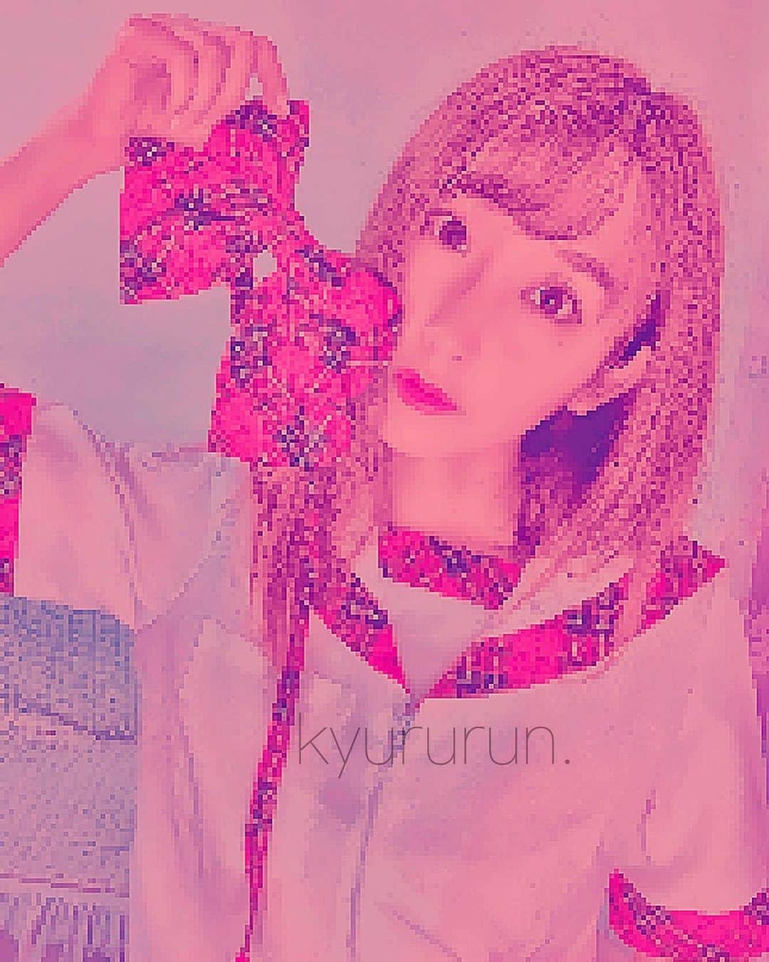 小原春香のインスタグラム：「💗 #photo #summer #pink #LOVE #my #girl #制服 #セーラー服 #笑 #年齢 #kyururun #きゅるるん」