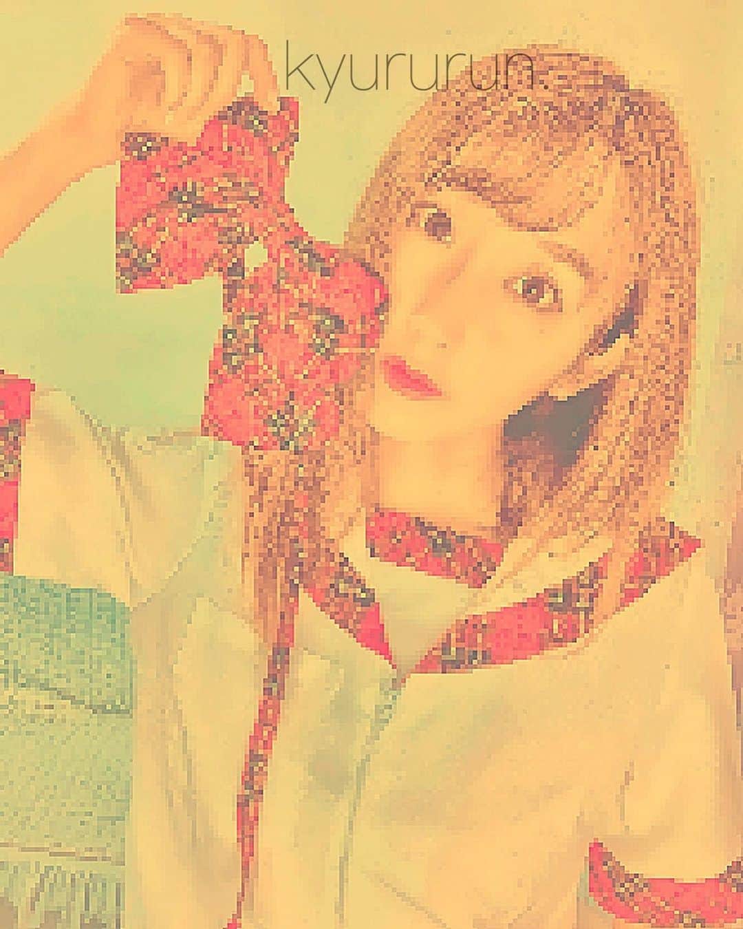 小原春香のインスタグラム：「🧡 #photo #summer #制服 #年齢 #笑 #LOVE #my #girl #猫 #cat  #kyururun #きゅるるん」