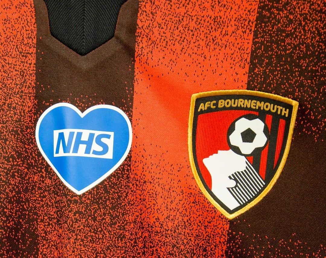 AFCボーンマスさんのインスタグラム写真 - (AFCボーンマスInstagram)「We’re joining the rest of the nation in expressing our gratitude to those who contributed to keeping us safe in recent times, as the NHS turns 72 ❤️🖤 #afcb🍒」7月6日 1時02分 - afcb