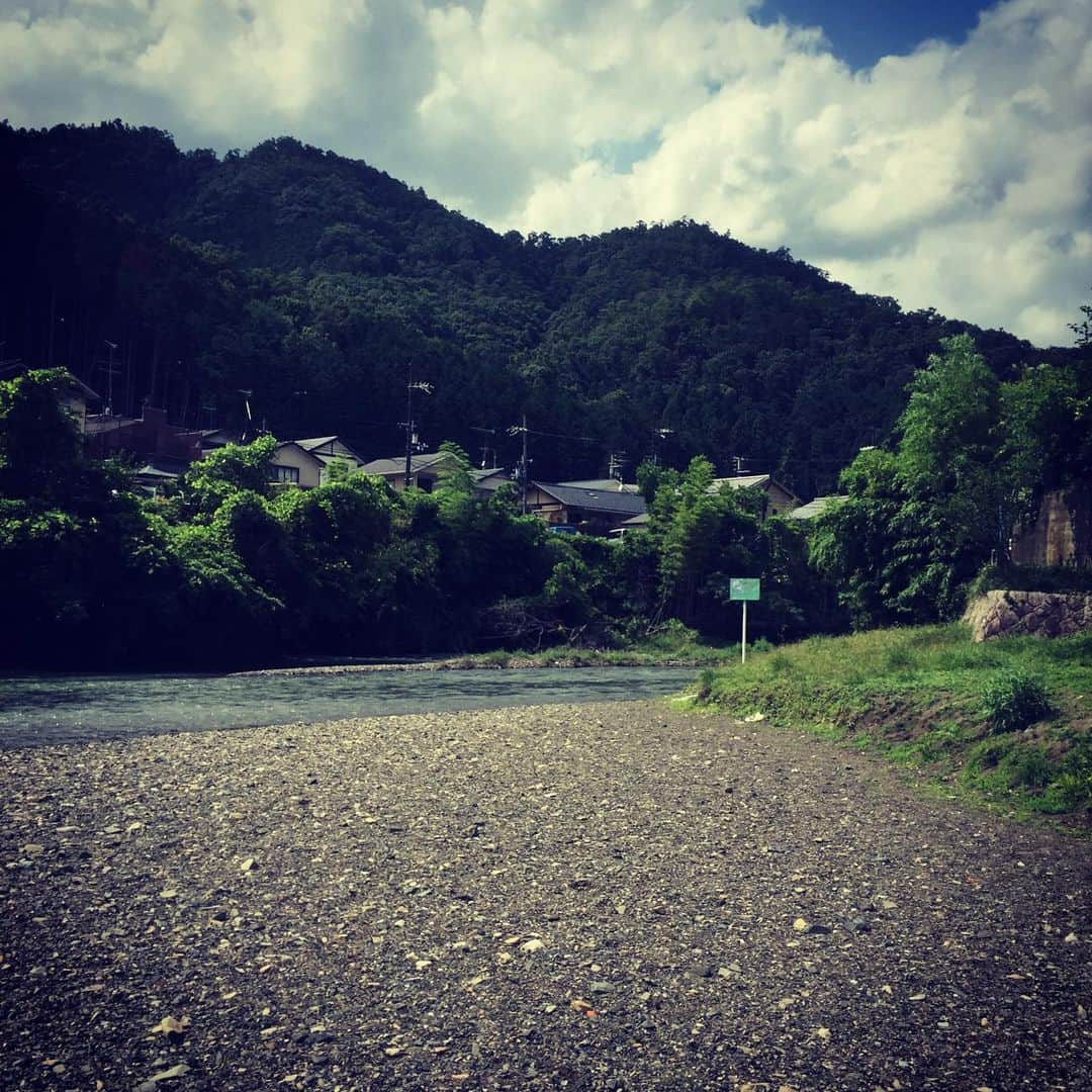 岸田繁さんのインスタグラム写真 - (岸田繁Instagram)「日曜日一瞬の晴れ間」7月6日 1時35分 - kishidashigeru