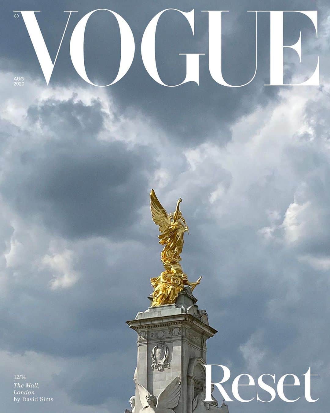 British Vogueさんのインスタグラム写真 - (British VogueInstagram)「#DavidSims’s image of the Victoria Memorial, London, captured against a moody sky, is the seventh instalment of special covers for #BritishVogue’s August 2020 Reset issue. “Statues are a very complex issue,” says Sims, when asked about the significance of his picture. “I think we are being given an opportunity to see statues for exactly what they are." See the full portfolio in the new issue, on newsstands and available for digital download now. And click the link in bio for more on Sims’s contribution.」7月6日 1時33分 - britishvogue