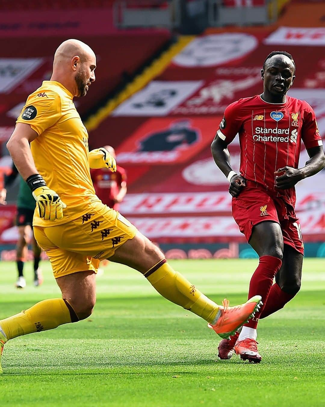 リヴァプールFCさんのインスタグラム写真 - (リヴァプールFCInstagram)「Still no breakthrough. Let's keep going Reds! 💪 #LFC #LiverpoolFC #Liverpool #Anfield #LIVAVL #StaySafe」7月6日 1時37分 - liverpoolfc