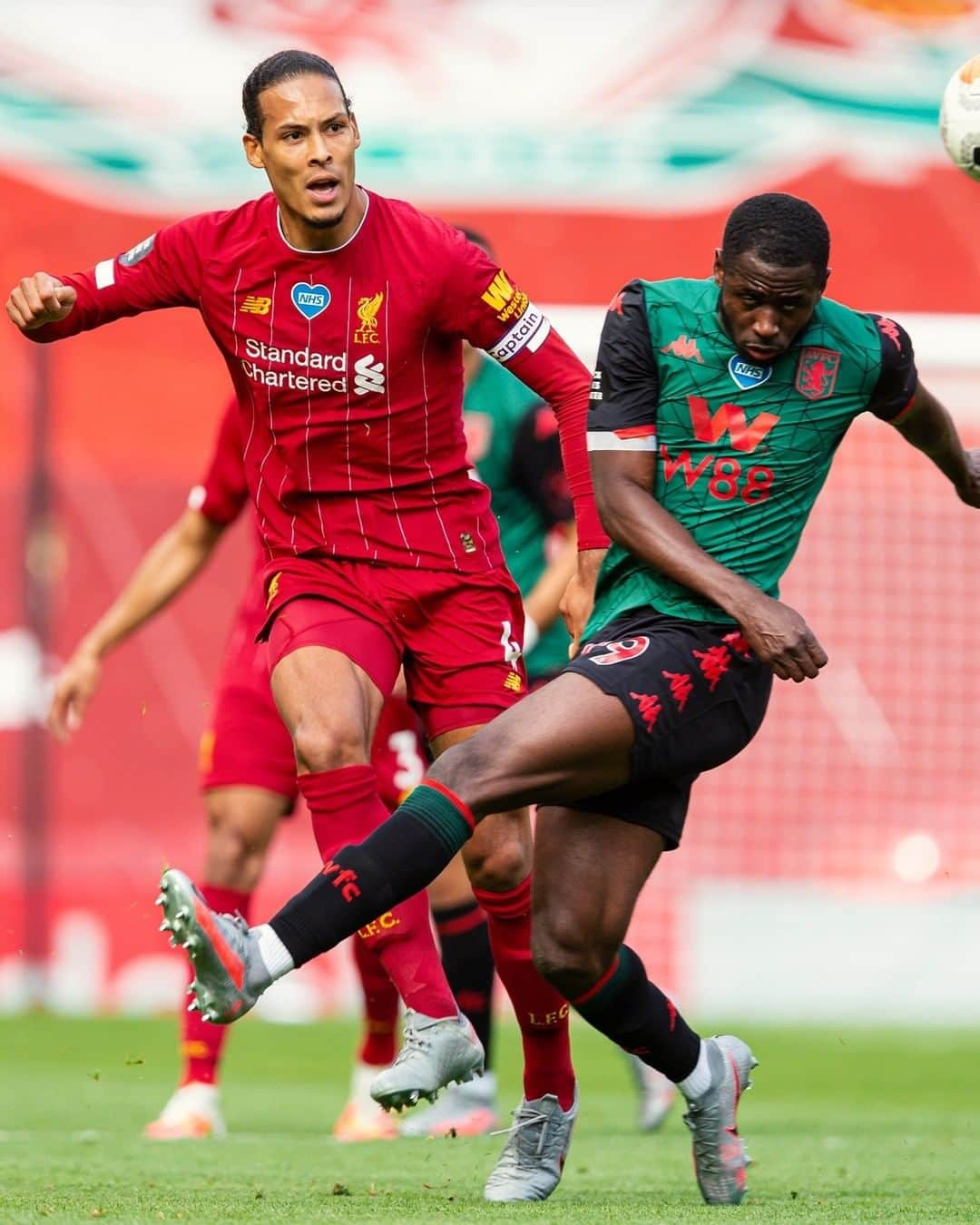 リヴァプールFCさんのインスタグラム写真 - (リヴァプールFCInstagram)「Still no breakthrough. Let's keep going Reds! 💪 #LFC #LiverpoolFC #Liverpool #Anfield #LIVAVL #StaySafe」7月6日 1時37分 - liverpoolfc