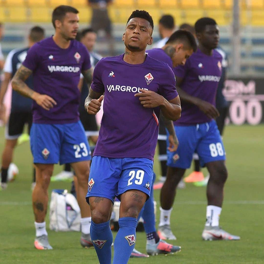 ACFフィオレンティーナさんのインスタグラム写真 - (ACFフィオレンティーナInstagram)「Warm up is 🔛🔥  #ForzaViola 💜 #ACFFiorentina #SerieA #ParmaFiorentina」7月6日 2時10分 - acffiorentina