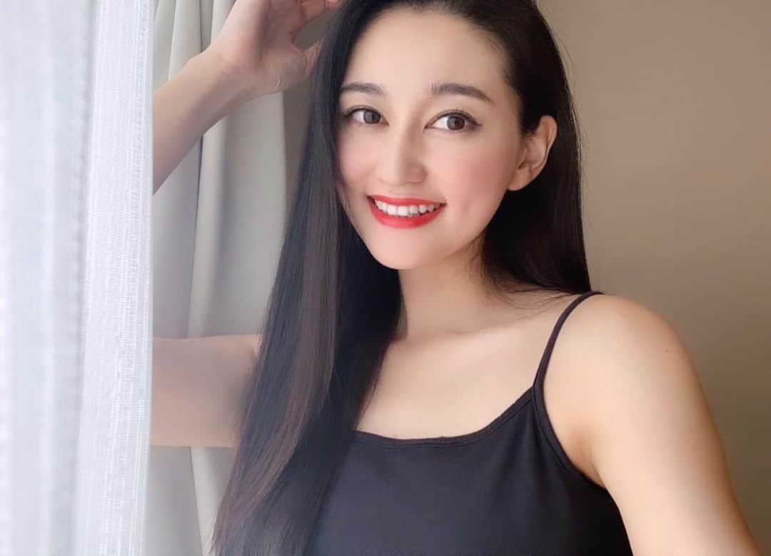 のインスタグラム：「1日寝て過ごしたシアワセ🥰また明日から1週間がんばろ✨﻿ ﻿ #instagood #mylook #happy #fashion #love #summer #model #shooting #japan #me #tokyo #girl #beauty #japanesegirl #instalike #photo #healthy #flowers #sunnyday #goodnight #粉我 #照片 #时装 #漂亮 #我倒 #我的最愛」