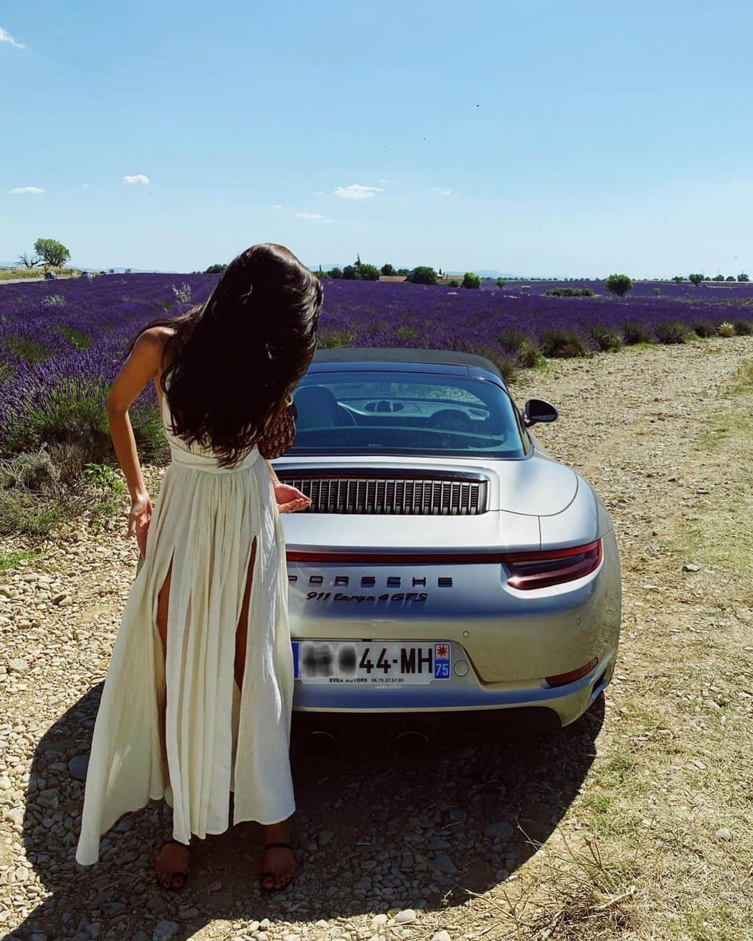 アンナ・アンドレスさんのインスタグラム写真 - (アンナ・アンドレスInstagram)「On our way to Valensole... #sunday 🌾 #provence #lavenderfields」7月6日 2時37分 - ann.andres