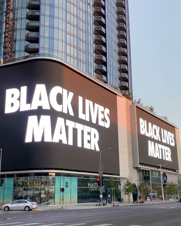 のインスタグラム：「BLACK LIVES MATTER. Full Stop.」