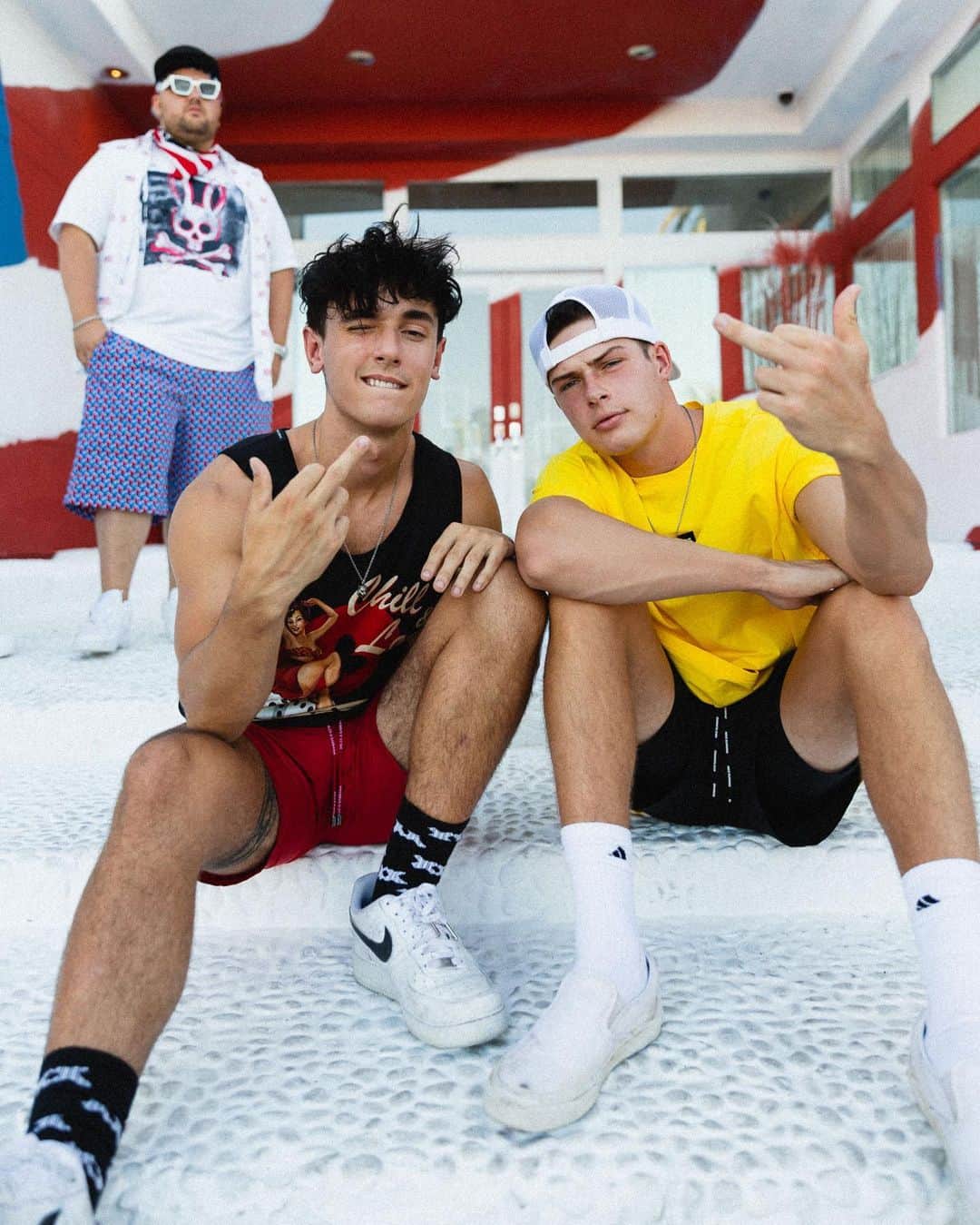 Blake Grayさんのインスタグラム写真 - (Blake GrayInstagram)「why do we always have our middle fingers up @brycehall」7月6日 2時58分 - blakegray