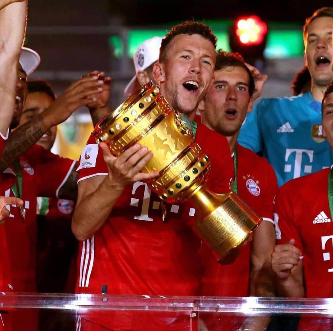 イヴァン・ペリシッチのインスタグラム：「DEUTSCHER POKALSIEGER 2020 🏆」